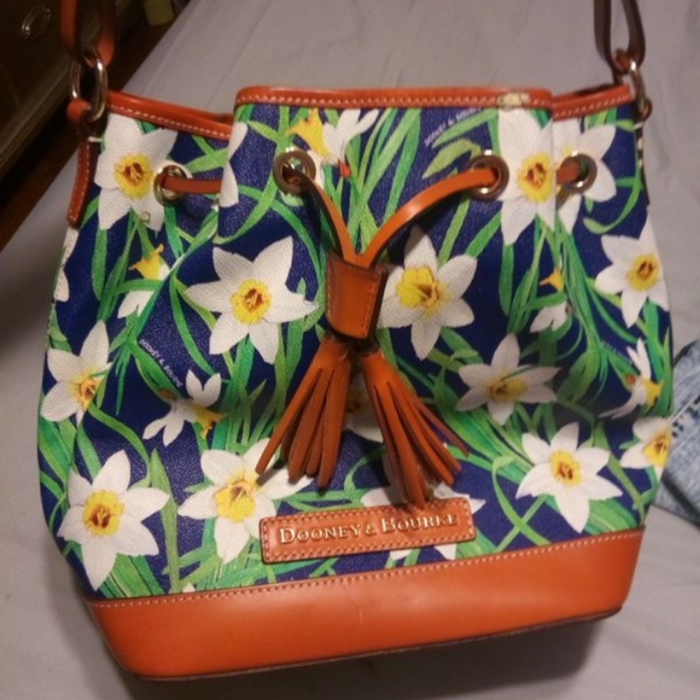 Dooney & Bourke purse